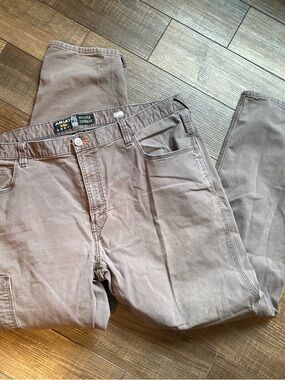 Ariat Men’s Straight Relaxed Cargo Pants in Taupe Brown